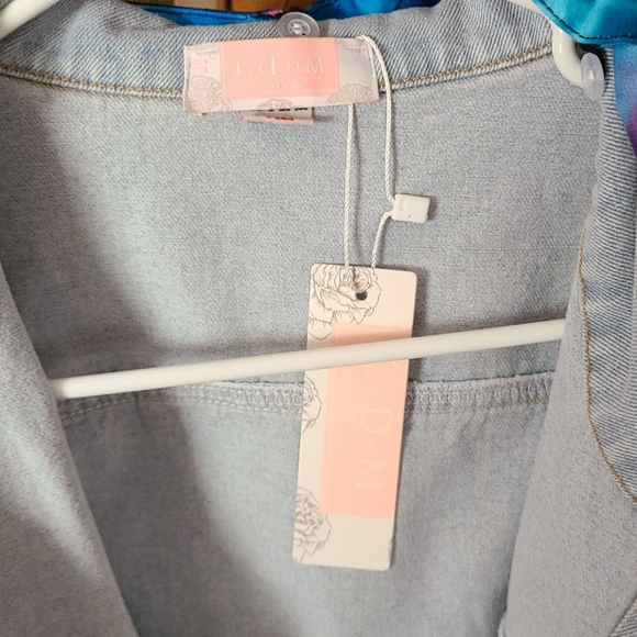 Cute jean jacket - Picture 2 of 5